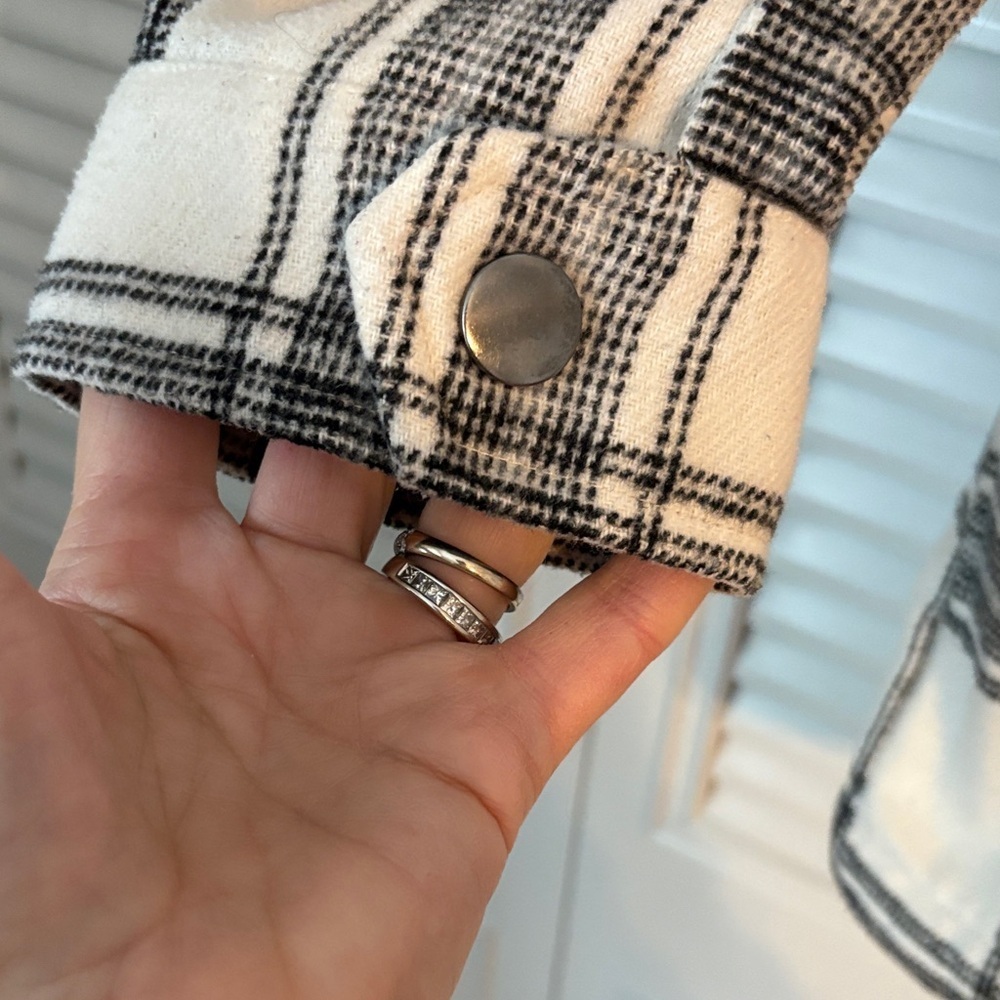HFX Women’s XL Heavy Flannel Plaid Button-Up Shirt Shacket Black & Off White - Picture 2 of 9